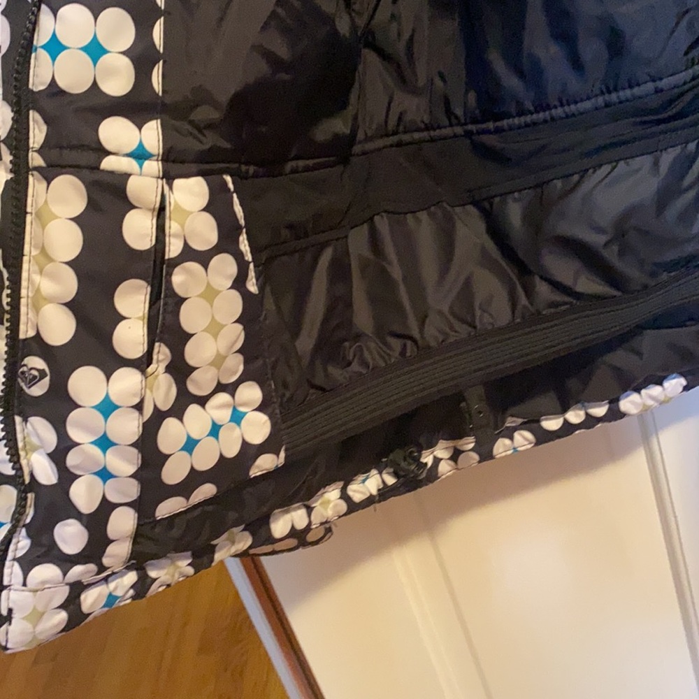 Roxy Utility 5,000 Jacket - Size Medium - image 6